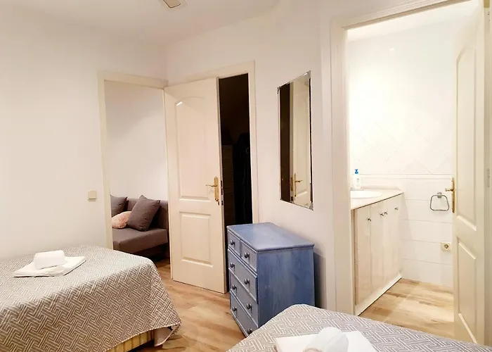 Апартаменты Lomas De Cabopino House