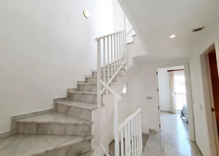 Апартаменты Lomas De Cabopino House Марбелья