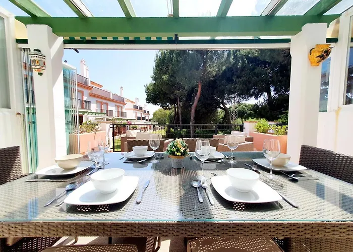 Lomas De Cabopino House Апартаменты