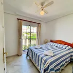 Lomas De Cabopino House 아파트 *