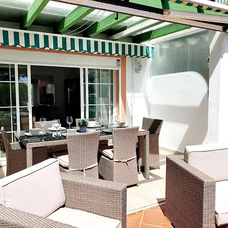 아파트 Lomas De Cabopino House *