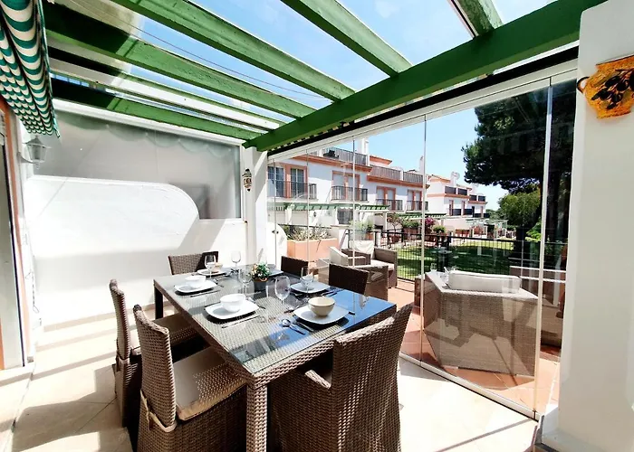 아파트 Lomas De Cabopino House