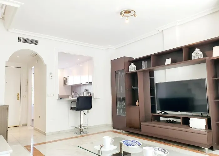 아파트 Lomas De Cabopino House 마르베야