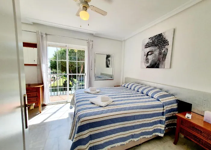 아파트 Lomas De Cabopino House