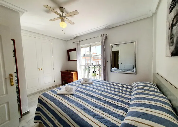 Lomas De Cabopino House 아파트 *